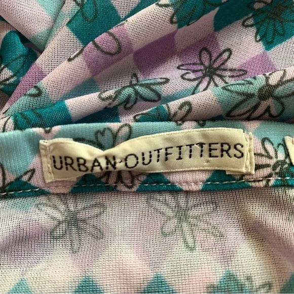 Urban Outfitters Cara Mesh Ruched Crop Top - Picture 8 of 10